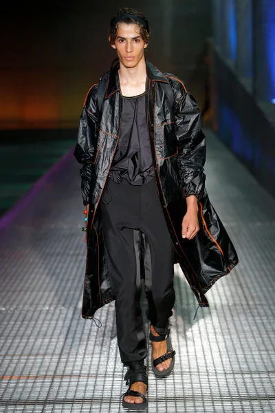 Look 43